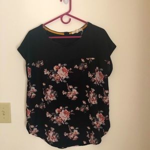 Short sleeve blouse black and floral